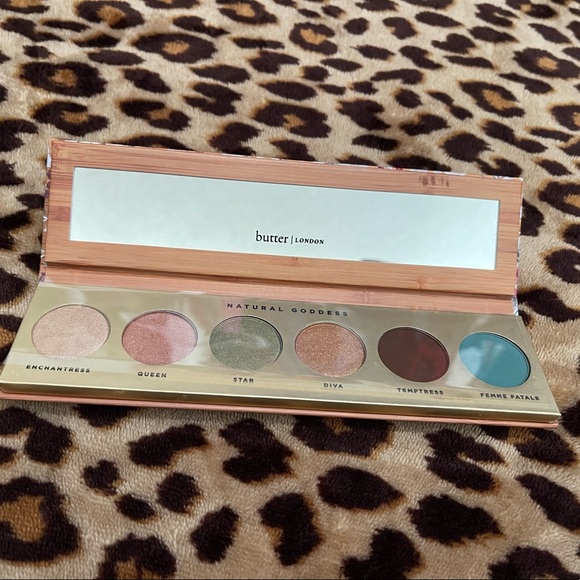 Butter London Eyeshadow palette - Picture 3 of 3